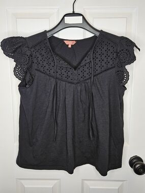 Iyla Black Relaxed Fit Cotton Top Eyelet Ruffle Cap Sleeve Tie Neck Size L